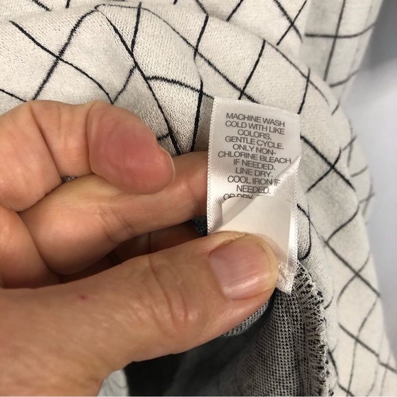 J. Jill Women’s Tunic Plaid Windowpane Grayish Cream Fine Black Lines Pointe - Picture 9 of 10